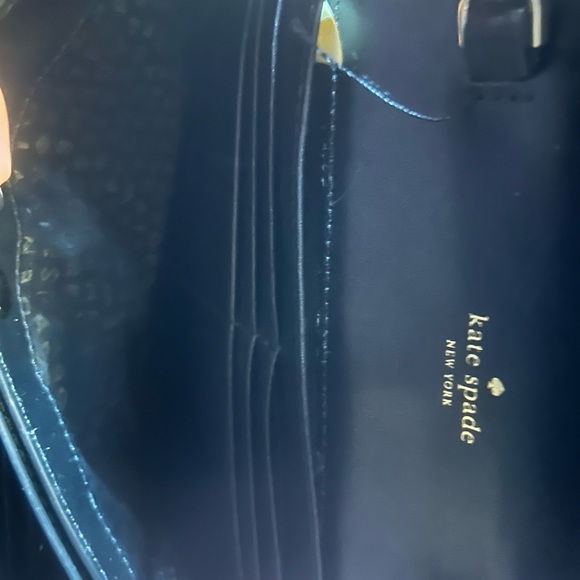 Super black and pearl Kate spade crossbody - Picture 2 of 4